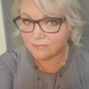 Meet your Posher, Stacie